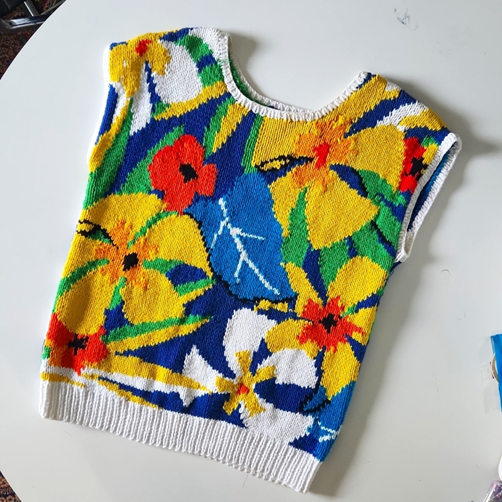 🌼Vintage Floral Sweater